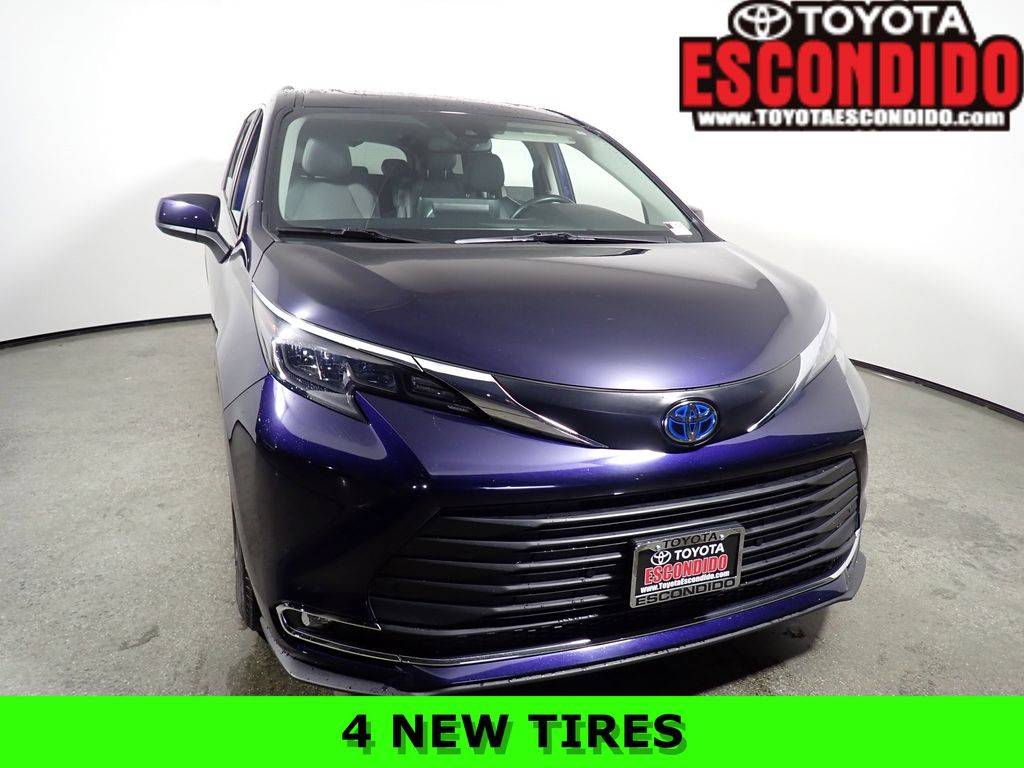 2024 Toyota Sienna XLE — Minivan — 28,426 mi — Escondido, CA
