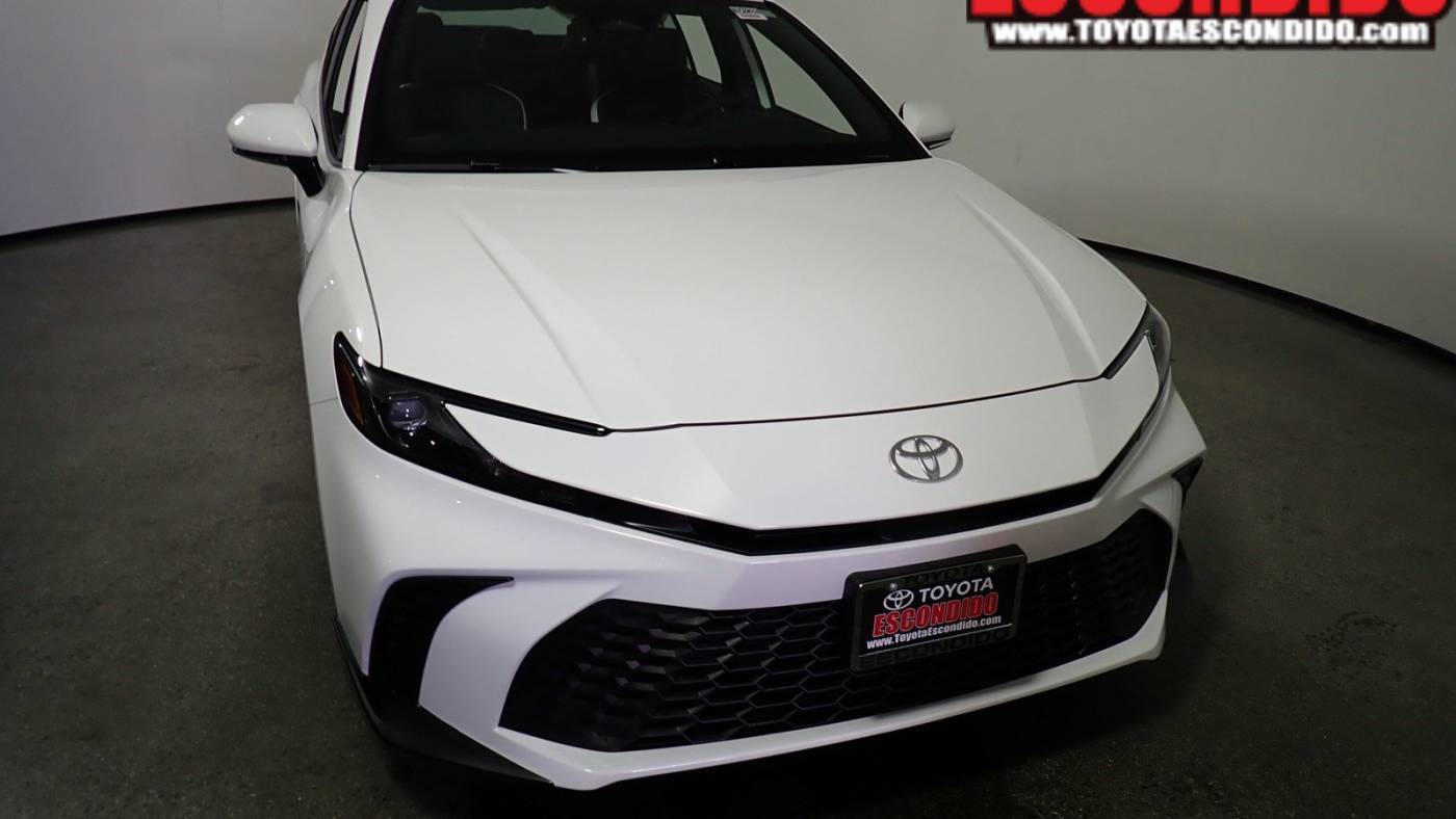 2025 Toyota Camry SE — Sedan — 8,121 mi — Escondido, CA