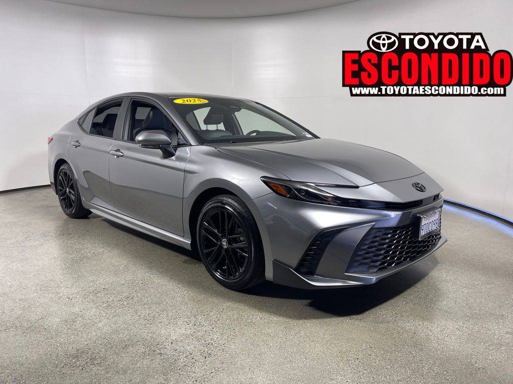 2025 Toyota Camry Hybrid SE — Sedan — 3,619 mi — Escondido, CA