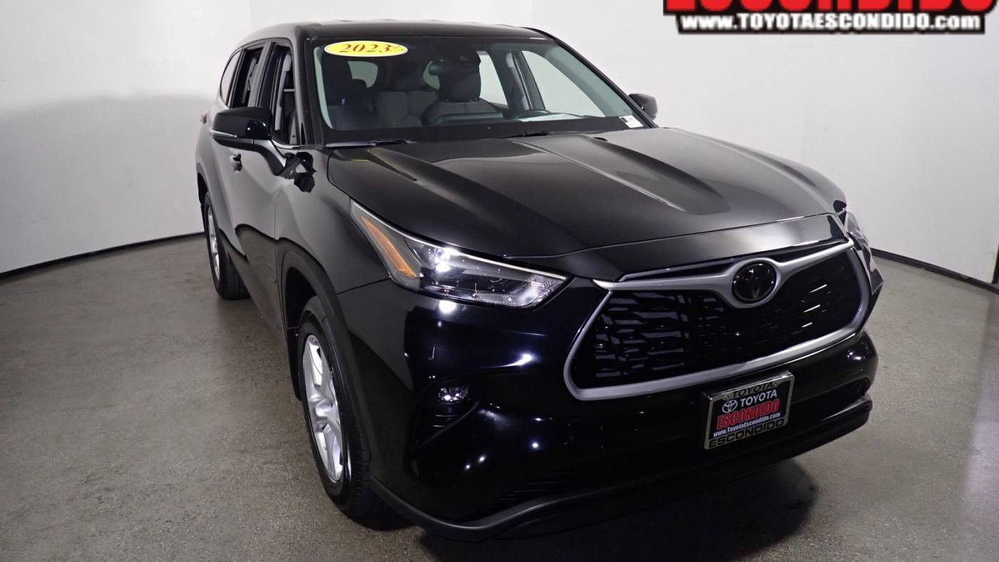 2023 Toyota Highlander LE — SUV — 25,468 mi — Escondido, CA