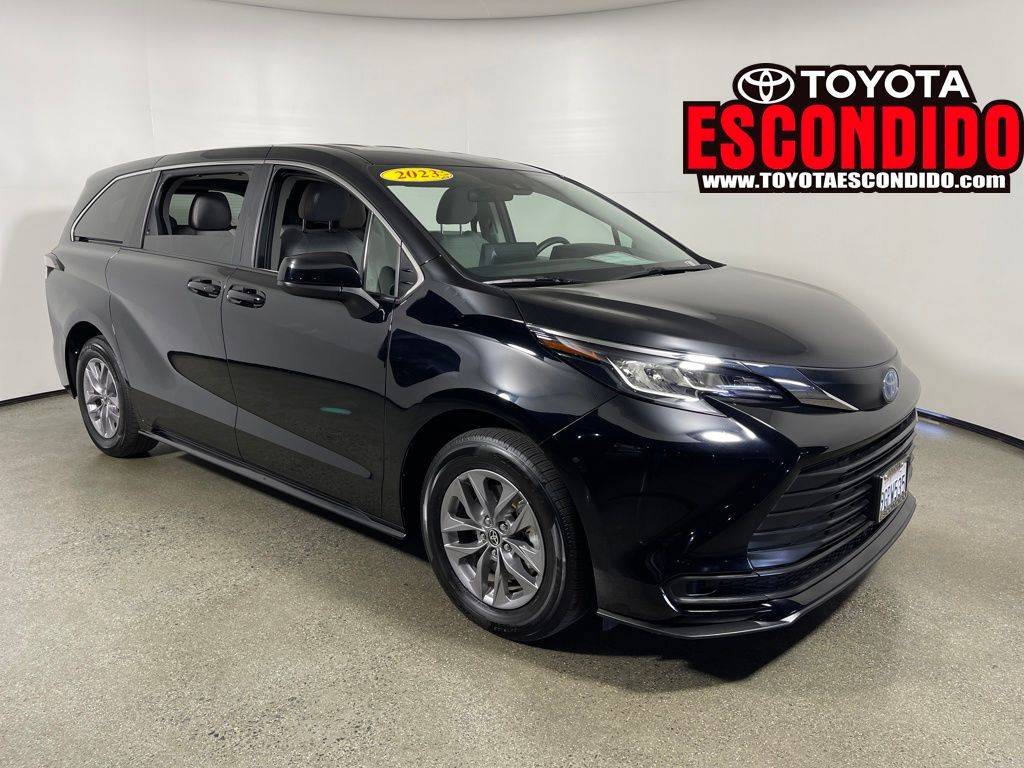 2023 Toyota Sienna LE — Minivan — 34,589 mi — Escondido, CA