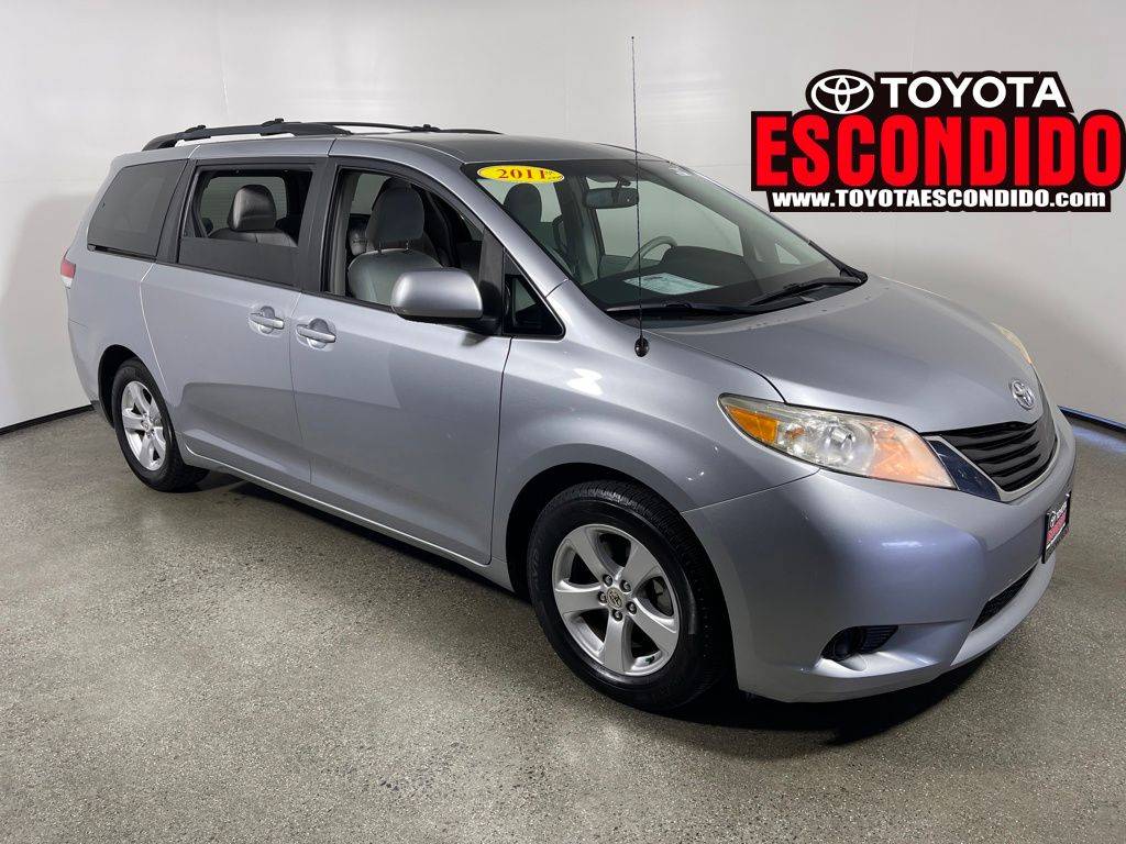 2011 Toyota Sienna Base — Minivan — 124,664 mi — Escondido, CA
