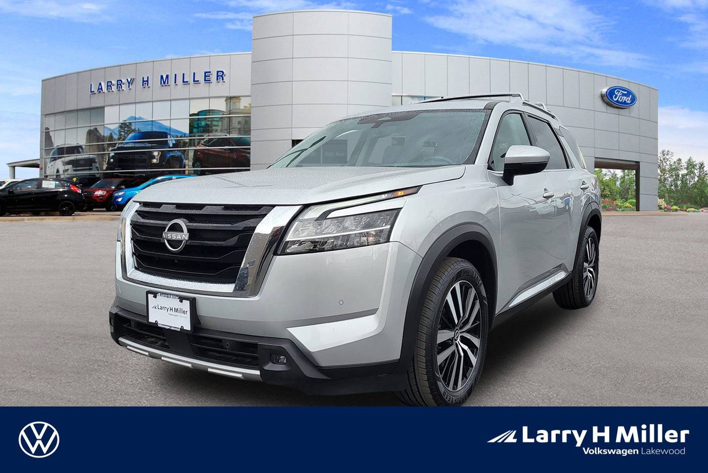 2023 Nissan Pathfinder Platinum — SUV — 24,301 mi — Lakewood, CO