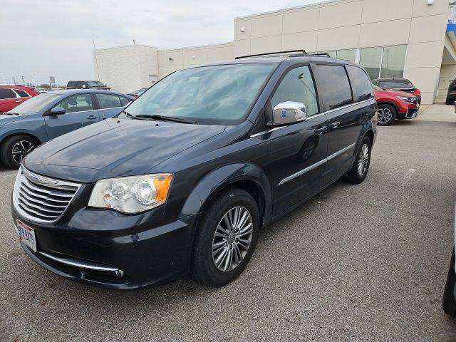 2014 Chrysler Town & Country Touring-L — Minivan — 169,483 mi — Columbus, OH