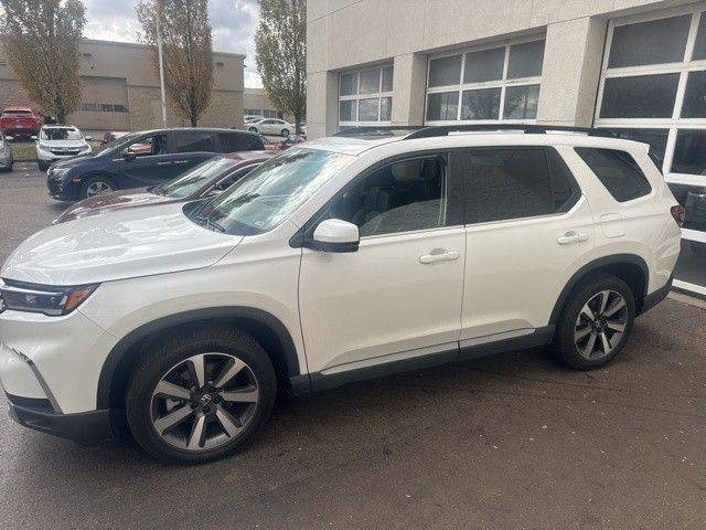 2024 Honda Pilot Touring — SUV — 23,755 mi — Columbus, OH