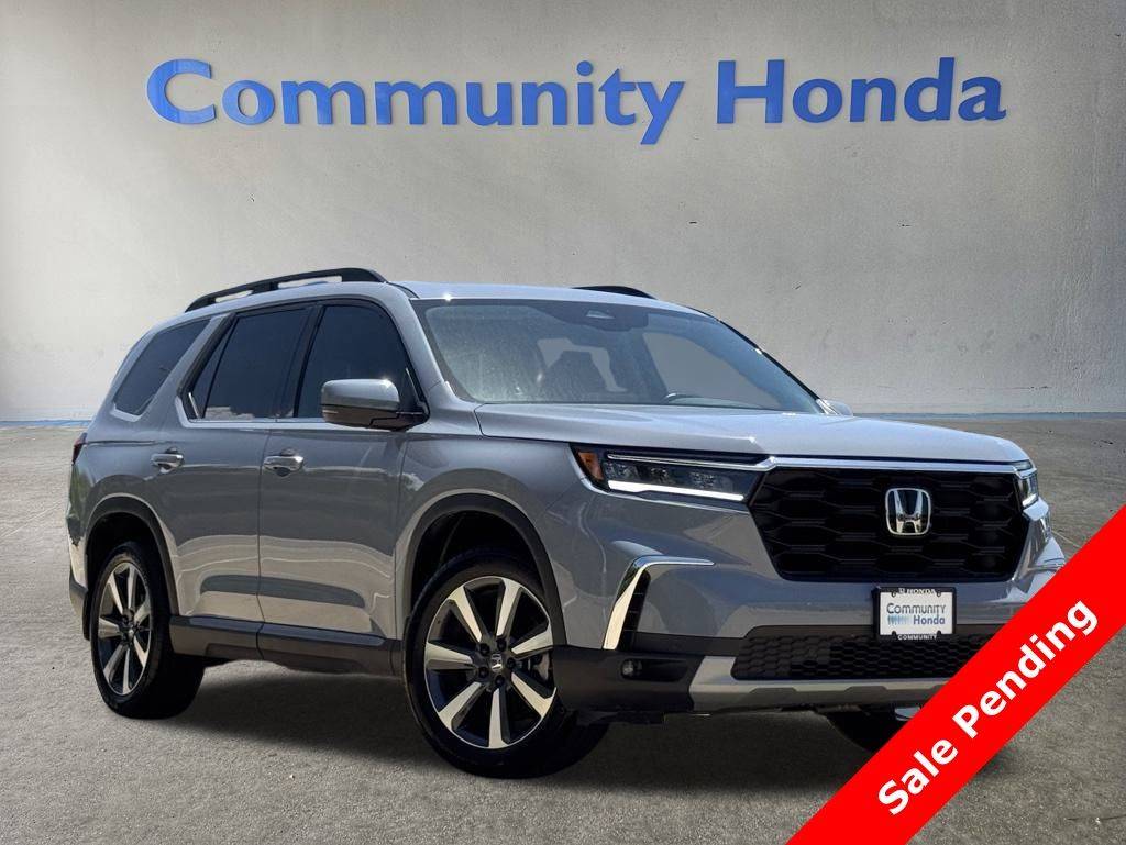 2025 Honda Pilot Touring — SUV — 9,090 mi — Baytown, TX