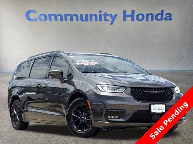 2021 Chrysler Pacifica Touring L — Minivan — 22,240 mi — Baytown, TX