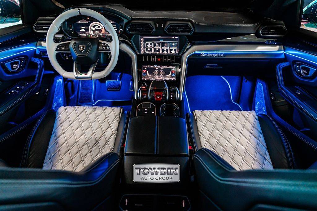 2019 Lamborghini Urus Standard