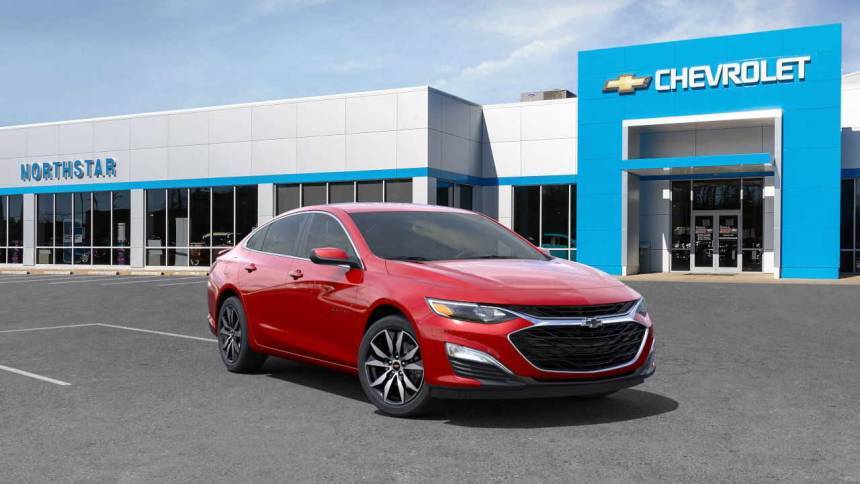 2025 Chevrolet Malibu RS — Sedan — 4,982 mi — Moon Township, PA