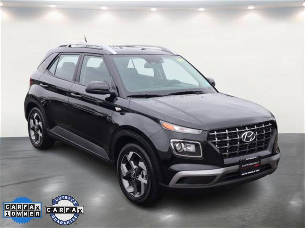 2024 Hyundai Venue SEL — SUV — 8,801 mi — East Meadow, NY