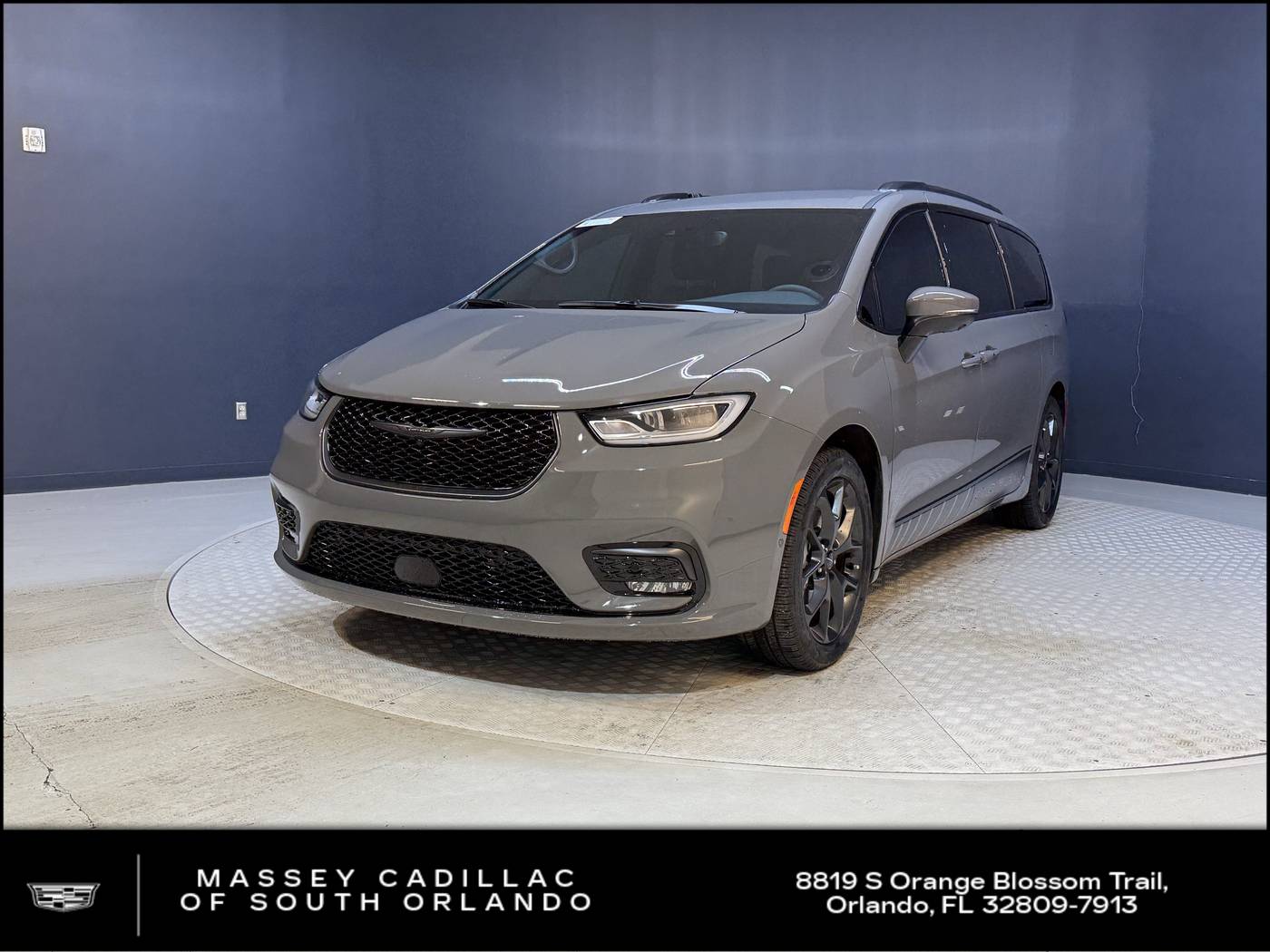 2023 Chrysler Pacifica Touring L — Minivan — 5,447 mi — Orlando, FL
