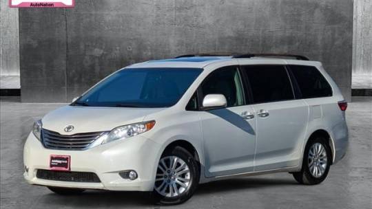 2015 Toyota Sienna XLE — Minivan — 91,925 mi — Valencia, CA