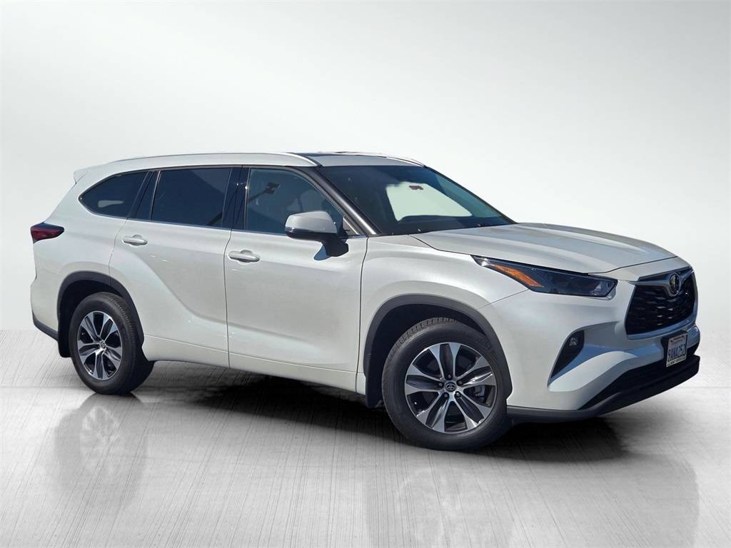 2022 Toyota Highlander XLE — SUV — 27,587 mi — Roseville, CA