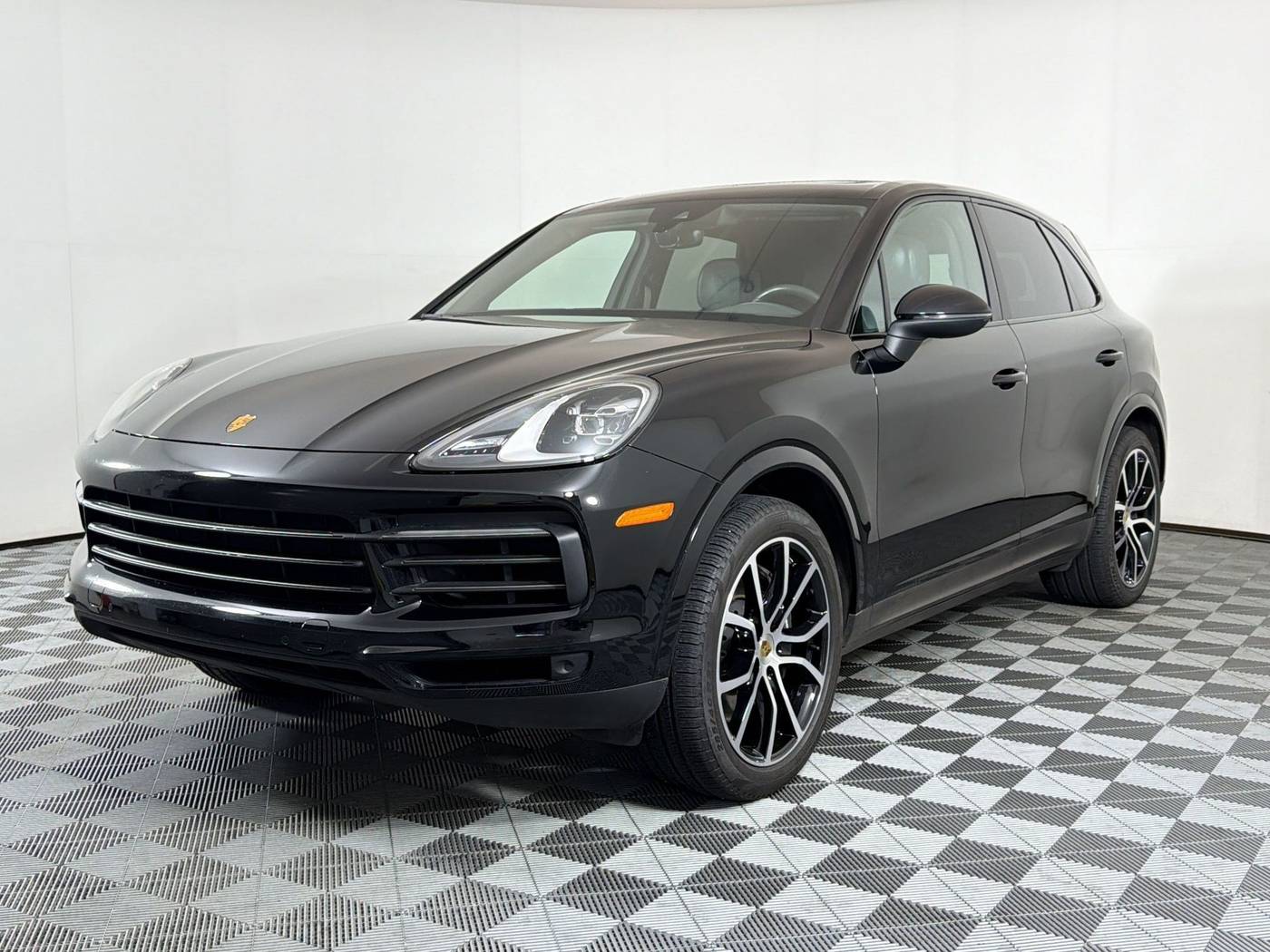 2023 Porsche Cayenne Platinum Edition