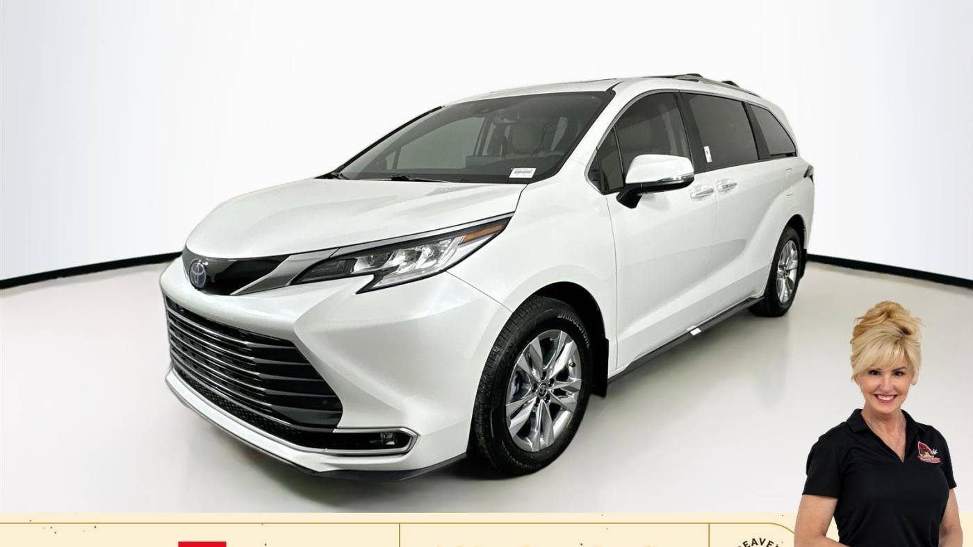 2024 Toyota Sienna Limited — Minivan — 900 mi — Cumming, GA