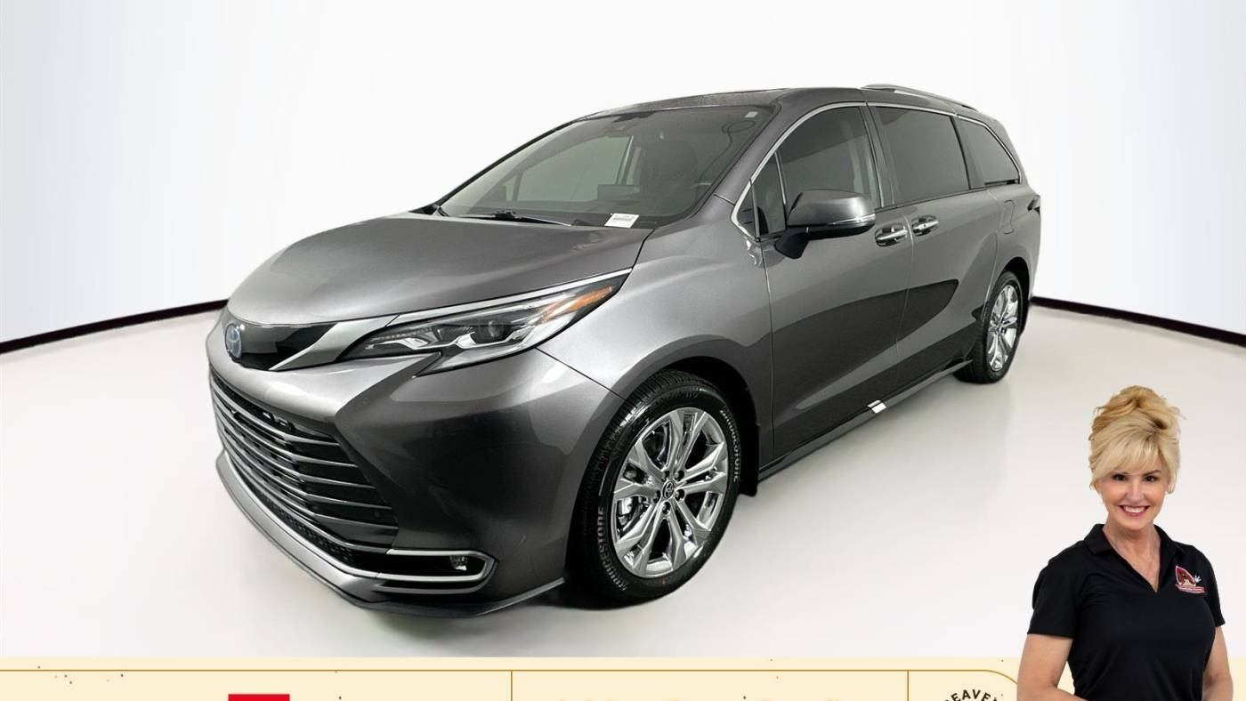 2023 Toyota Sienna Platinum — Minivan — 35,088 mi — Cumming, GA
