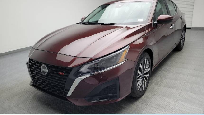 2023 Nissan Altima SV — Sedan — 35,349 mi — Eastpointe, MI