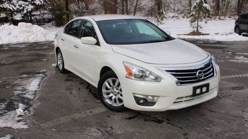 2014 Nissan Altima 2.5 S — Sedan — 110,302 mi — Paterson, NJ