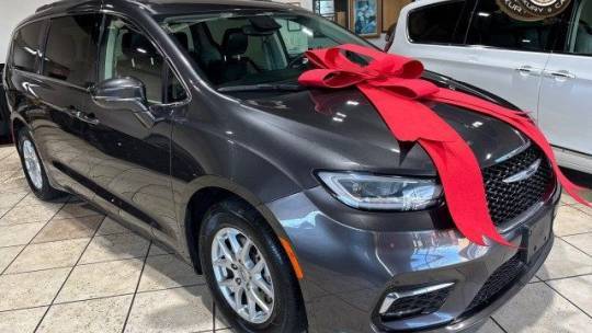 2022 Chrysler Pacifica Touring L — Minivan — 64,619 mi — Snellville, GA