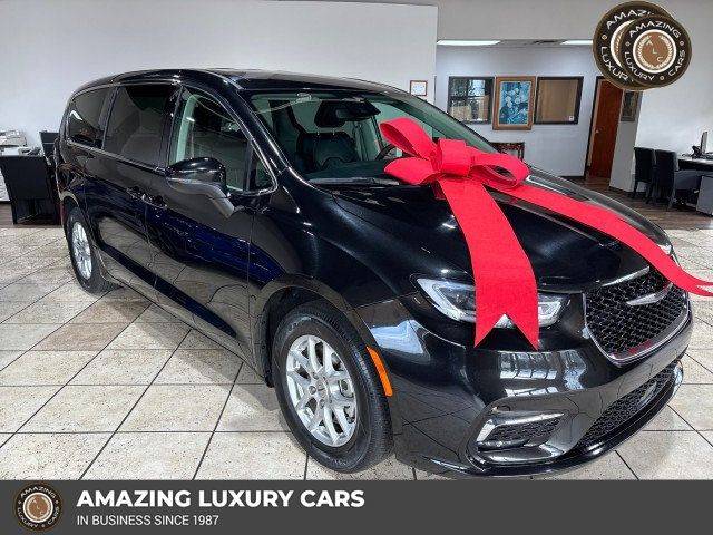 2023 Chrysler Pacifica Touring L — Minivan — 58,278 mi — Snellville, GA