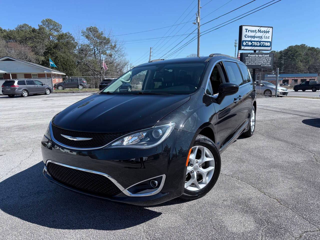 2017 Chrysler Pacifica Touring L — Minivan — 104,323 mi — Stockbridge, GA