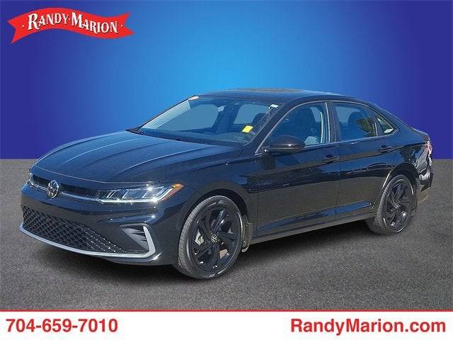 2025 Volkswagen Jetta SE — Sedan — 15,137 mi — Huntersville, NC