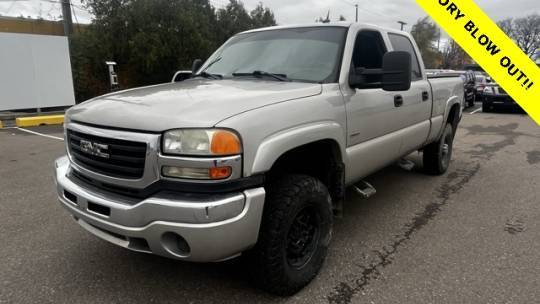 2005 GMC Sierra 2500HD SLE — Pickup Truck — 200,238 mi — Waterford, MI