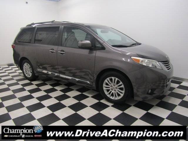 2015 Toyota Sienna L — Minivan — 198,889 mi — La Grange, KY