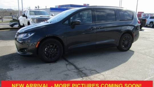 2020 Chrysler Pacifica Launch Edition — Minivan — 60,337 mi — La Grange, KY