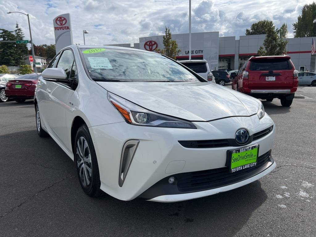2019 Toyota Prius LE — Hatchback — 28,479 mi — Seattle, WA