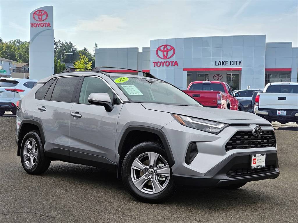2025 Toyota RAV4 XLE — SUV — 687 mi — Seattle, WA