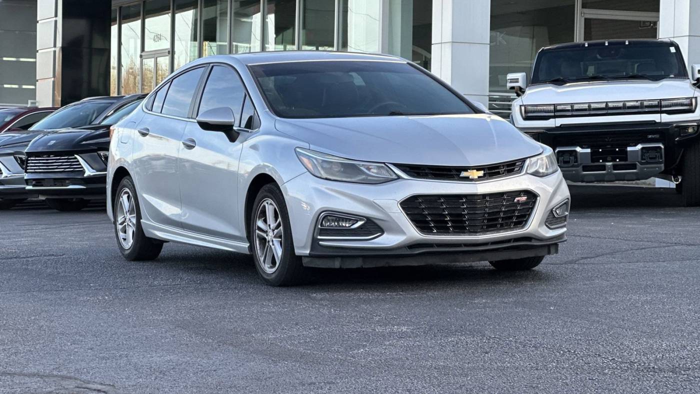 2017 Chevrolet Cruze LT — Sedan — 141,917 mi — Fayetteville, AR