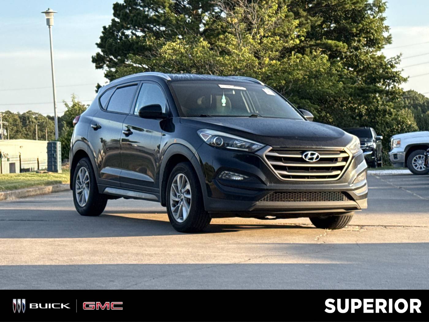 2016 Hyundai Tucson SE — SUV — 122,326 mi — Fayetteville, AR