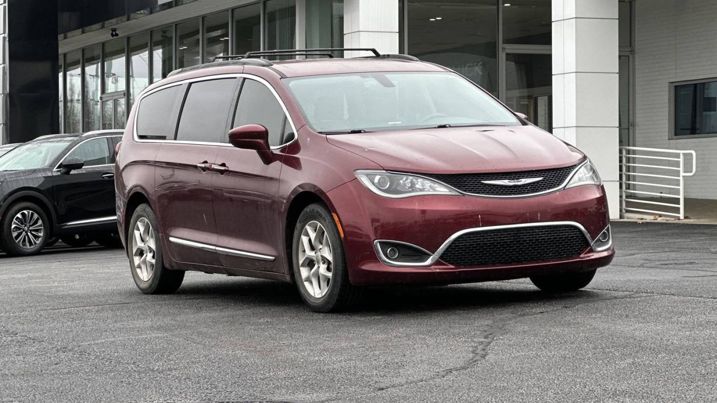 2017 Chrysler Pacifica Touring L — Minivan — 52,518 mi — Fayetteville, AR