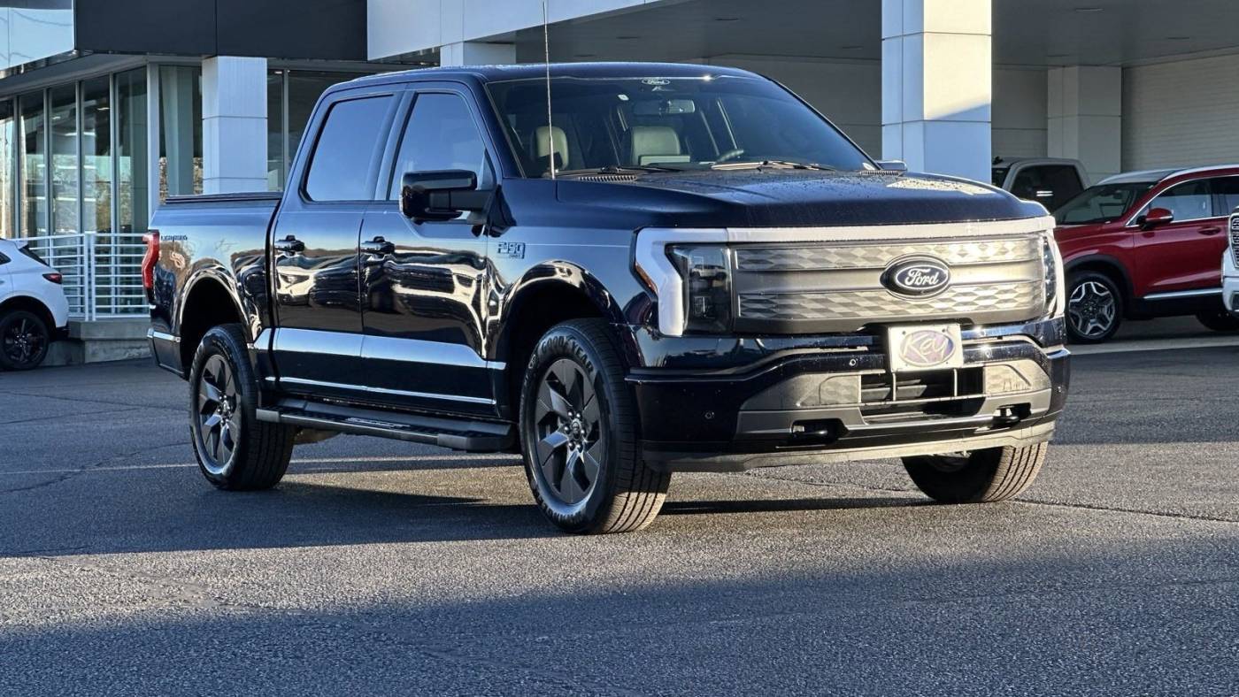 2024 Ford F-150 Lightning LARIAT — Pickup Truck — 9,842 mi — Fayetteville, AR