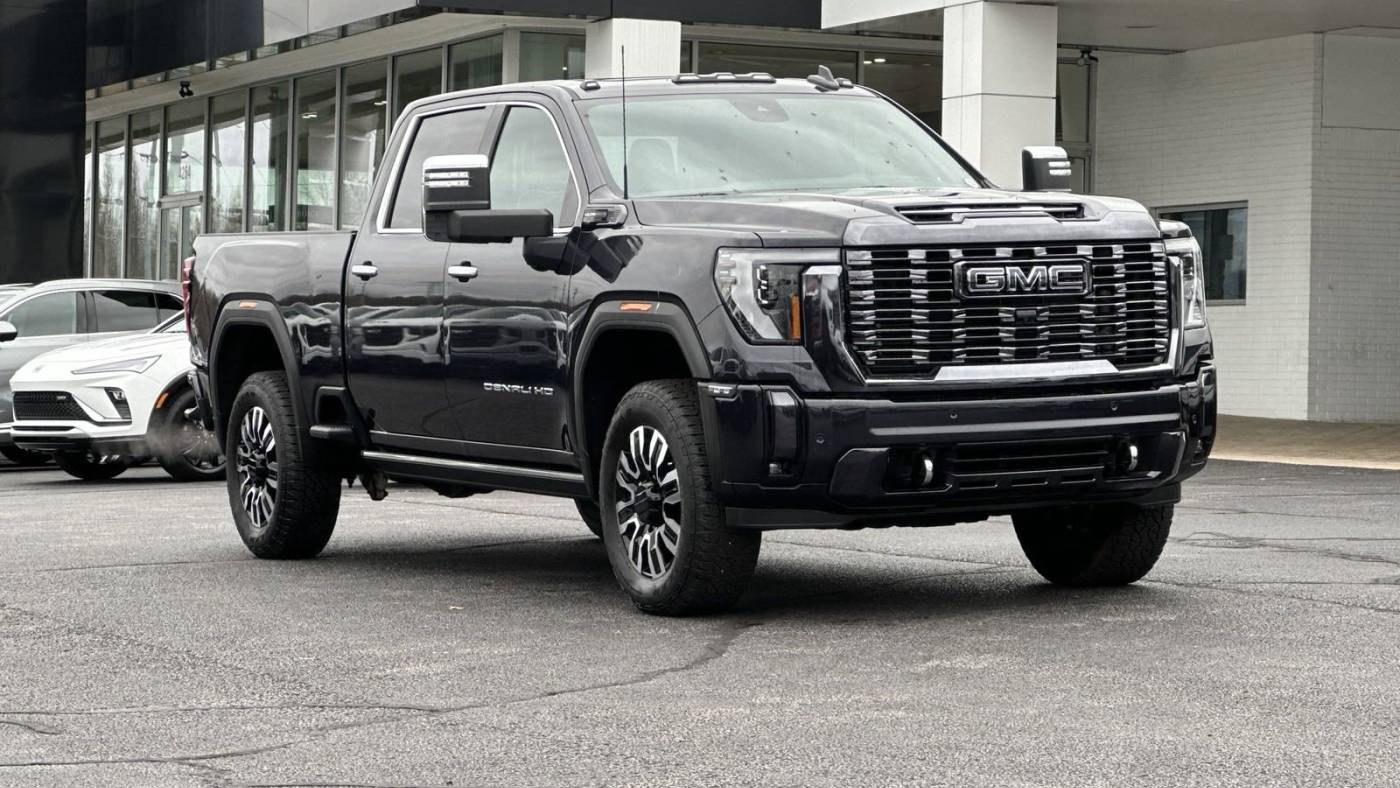 2024 GMC Sierra 3500HD Denali Ultimate — Pickup Truck — 7,699 mi — Fayetteville, AR