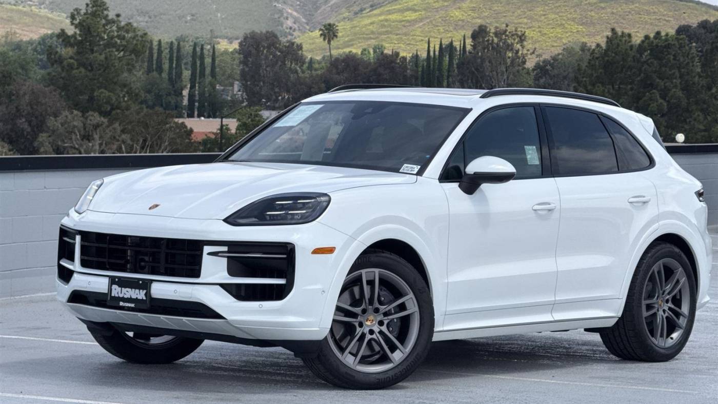 2025 Porsche Cayenne Base