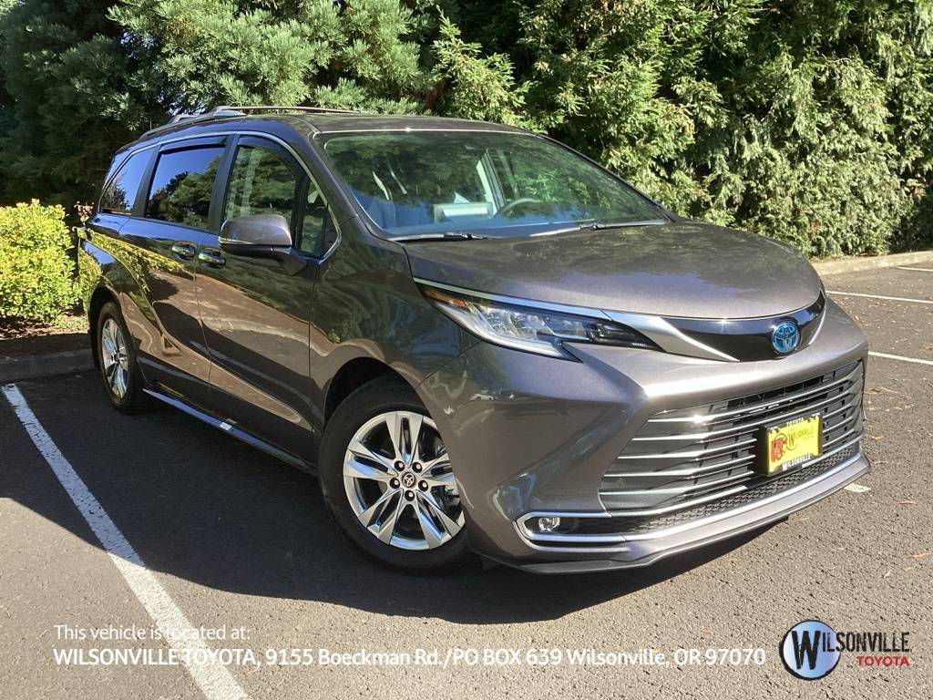 2023 Toyota Sienna Limited — Minivan — 10,592 mi — Wilsonville, OR