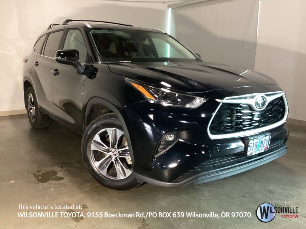 2024 Toyota Highlander XLE — SUV — 8,854 mi — Wilsonville, OR