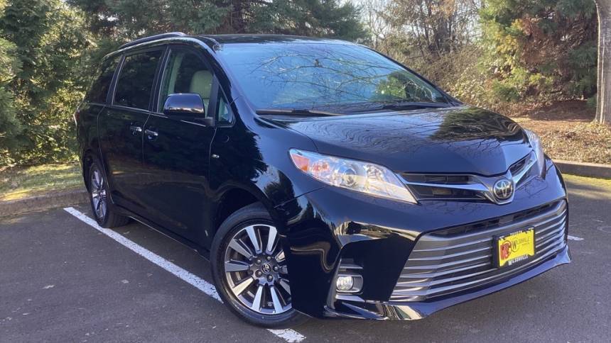 2020 Toyota Sienna XLE — Minivan — 46,491 mi — Wilsonville, OR