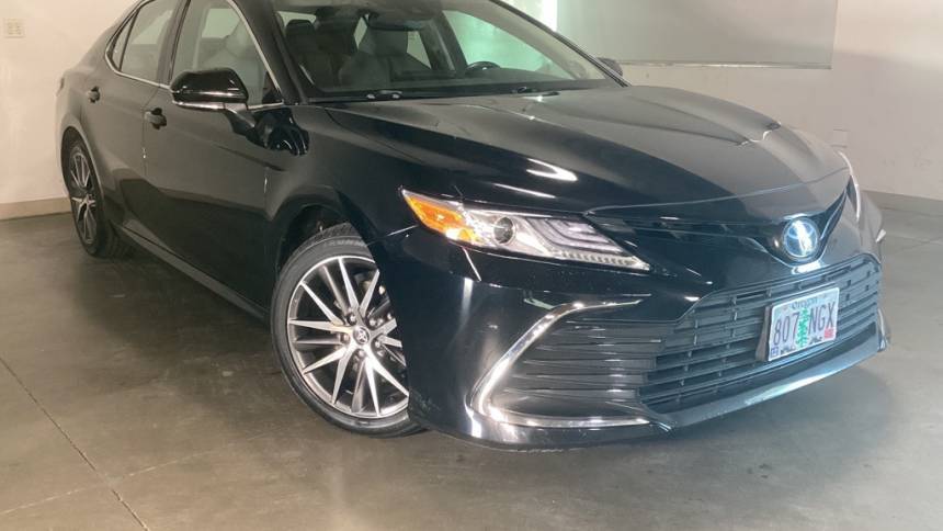 2022 Toyota Camry Hybrid XLE — Sedan — 52,221 mi — Wilsonville, OR