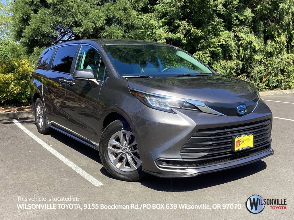 2023 Toyota Sienna LE — Minivan — 38,270 mi — Wilsonville, OR