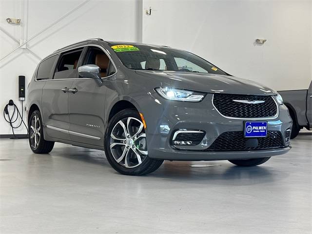 2022 Chrysler Pacifica Pinnacle — Minivan — 90,377 mi — Kenosha, WI