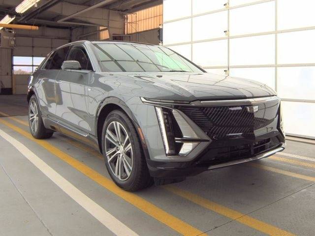 2023 Cadillac LYRIQ Luxury — SUV — 32,223 mi — Kenosha, WI