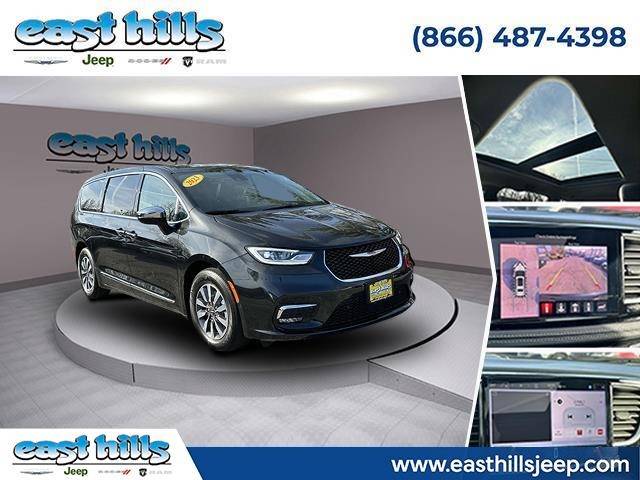 2023 Chrysler Pacifica Hybrid Limited — Minivan — 11,832 mi — Greenvale, NY