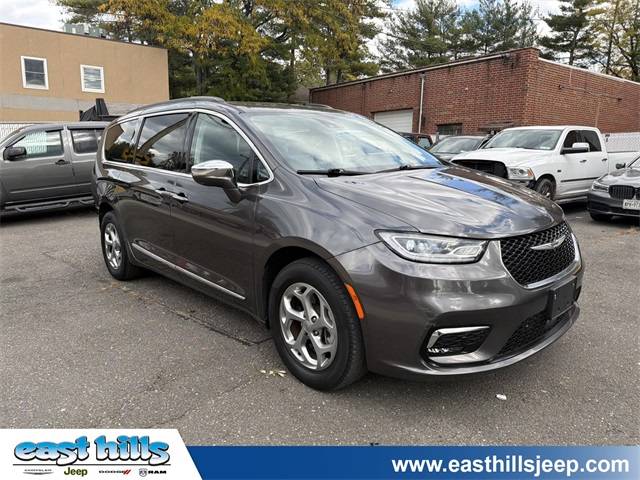 2022 Chrysler Pacifica Limited — Minivan — 22,573 mi — Greenvale, NY