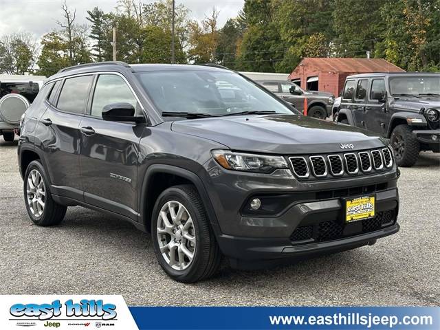 2024 Jeep Compass Latitude Lux — SUV — 10,824 mi — Greenvale, NY