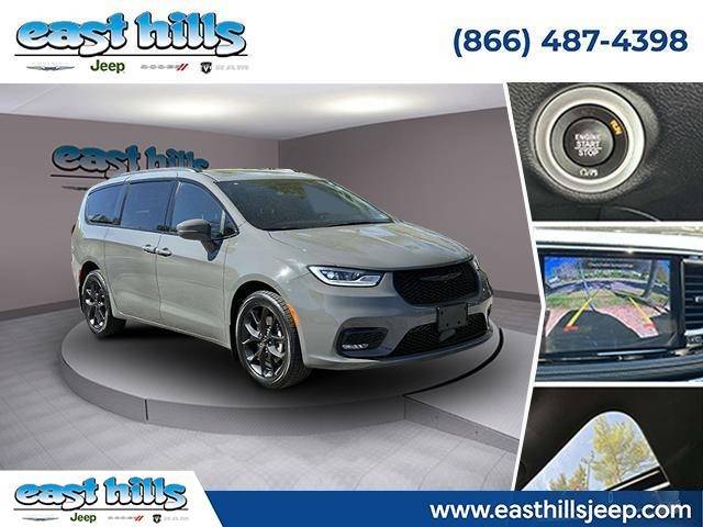 2021 Chrysler Pacifica Limited — Minivan — 20,460 mi — Greenvale, NY