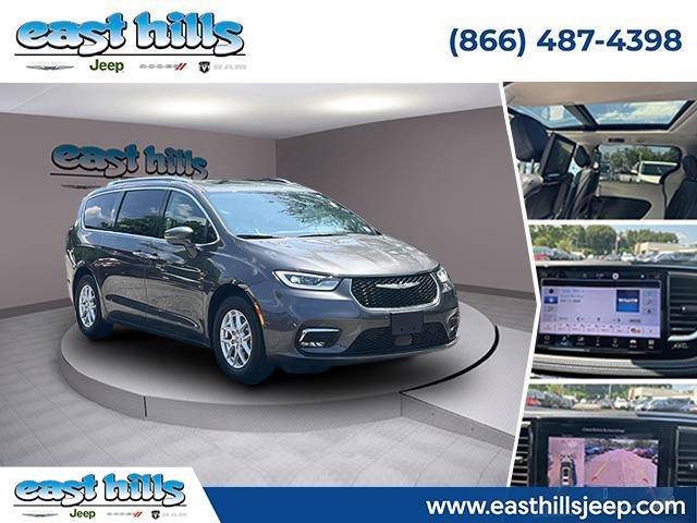 2021 Chrysler Pacifica Touring L — Minivan — 28,799 mi — Greenvale, NY