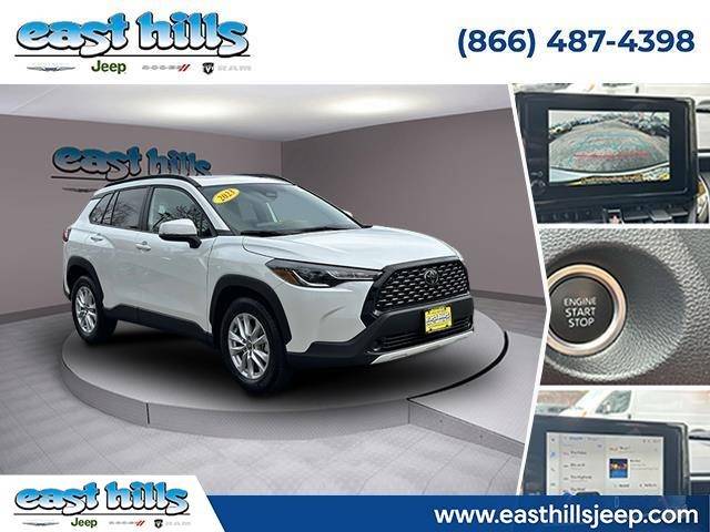 2023 Toyota Corolla Cross LE — SUV — 4,022 mi — Greenvale, NY
